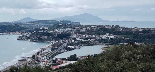 Monte Nuovo e lago d’Averno